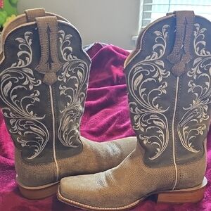Embroidered Western Cowboy Boots